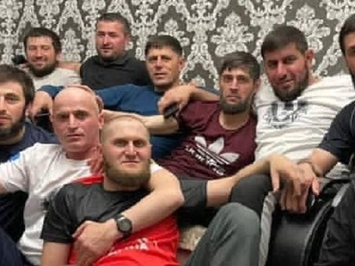 Команда на отдыхе — диванный турнир